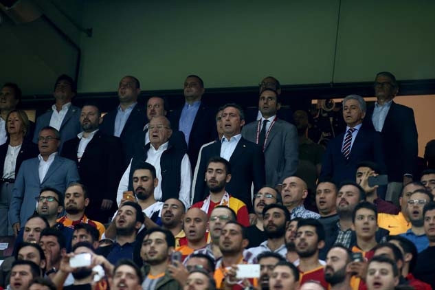 Galatasaray - Fenerbahçe maçından kareler...