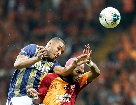 Galatasaray - Fenerbahçe maçından kareler...