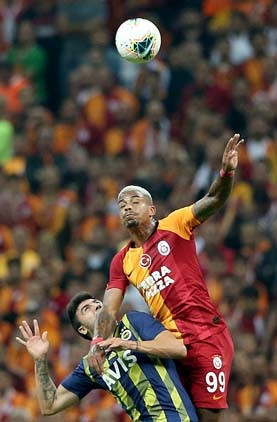 Galatasaray - Fenerbahçe maçından kareler...