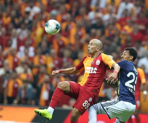 Galatasaray - Fenerbahçe maçından kareler...