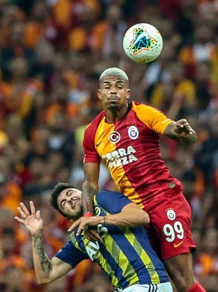Galatasaray - Fenerbahçe maçından kareler...