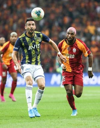 Galatasaray - Fenerbahçe maçından kareler...