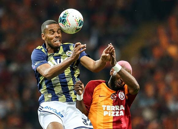Galatasaray - Fenerbahçe maçından kareler...