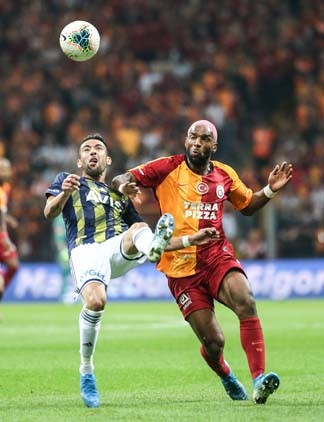 Galatasaray - Fenerbahçe maçından kareler...