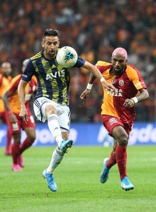 Galatasaray - Fenerbahçe maçından kareler...