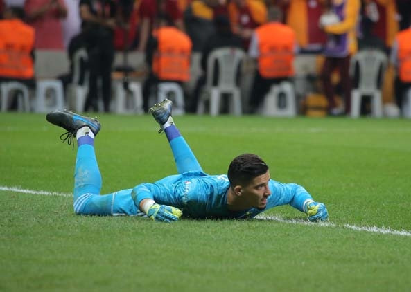 Galatasaray - Fenerbahçe maçından kareler...