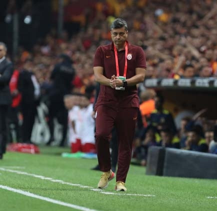 Galatasaray - Fenerbahçe maçından kareler...