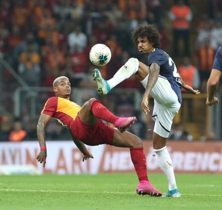 Galatasaray - Fenerbahçe maçından kareler...