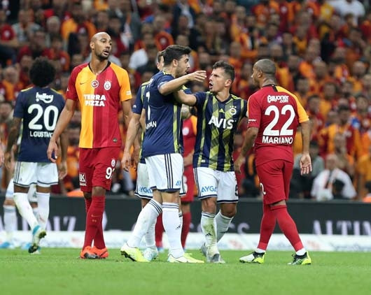 Galatasaray - Fenerbahçe maçından kareler...