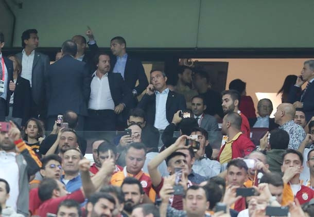 Galatasaray - Fenerbahçe maçından kareler...