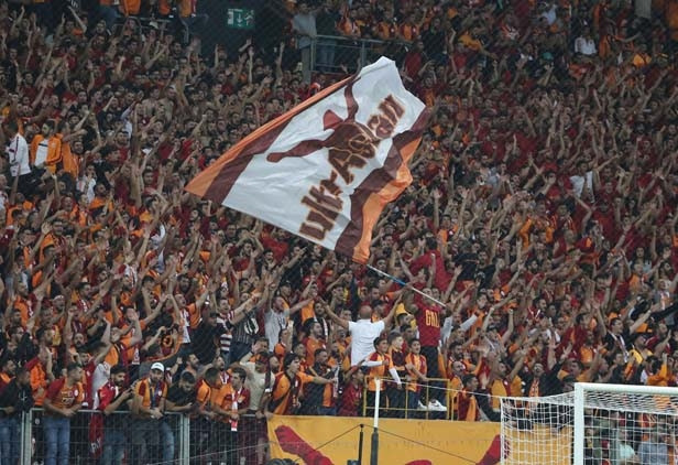 Galatasaray - Fenerbahçe maçından kareler...