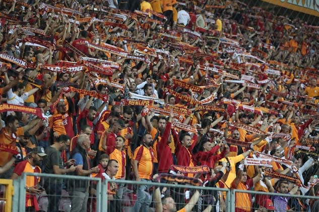 Galatasaray - Fenerbahçe maçından kareler...
