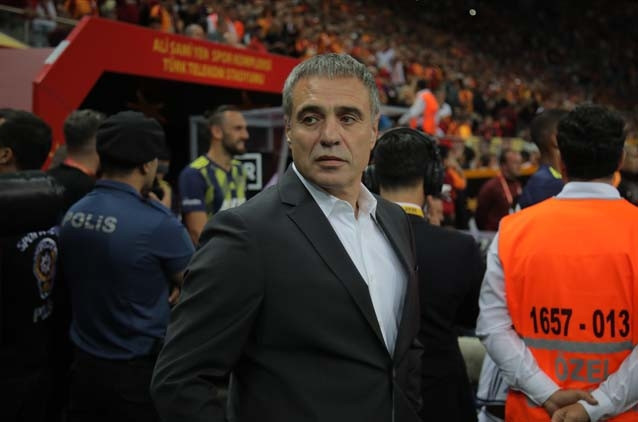 Galatasaray - Fenerbahçe maçından kareler...
