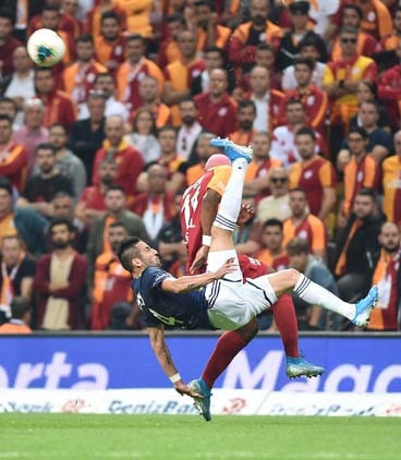 Galatasaray - Fenerbahçe maçından kareler...