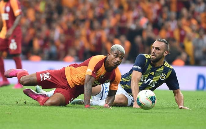 Galatasaray - Fenerbahçe maçından kareler...