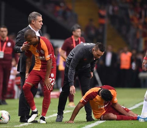 Galatasaray - Fenerbahçe maçından kareler...