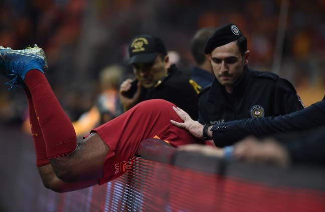 Galatasaray - Fenerbahçe maçından kareler...