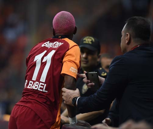 Galatasaray - Fenerbahçe maçından kareler...
