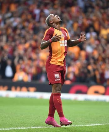 Galatasaray - Fenerbahçe maçından kareler...