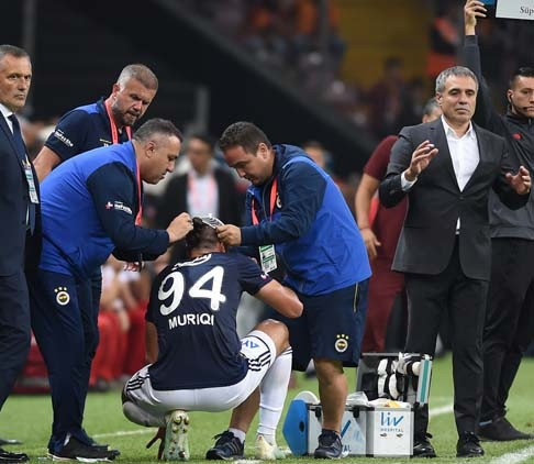 Galatasaray - Fenerbahçe maçından kareler...