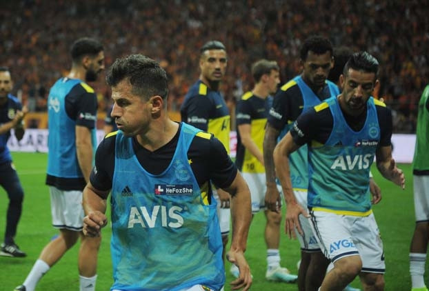 Galatasaray - Fenerbahçe maçından kareler...