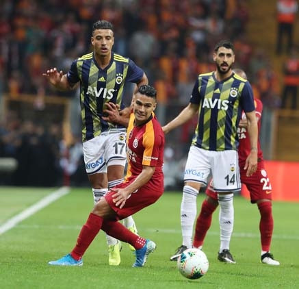 Galatasaray - Fenerbahçe maçından kareler...