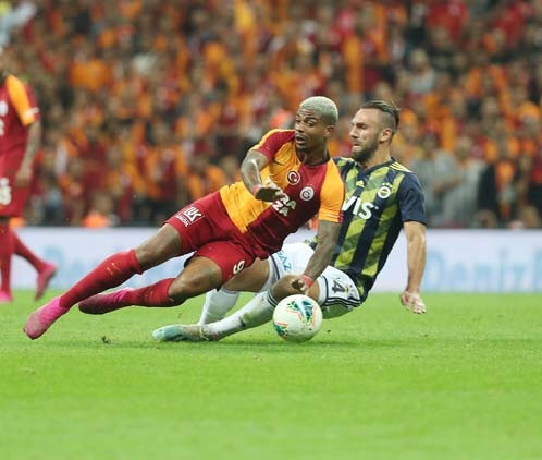 Galatasaray - Fenerbahçe maçından kareler...