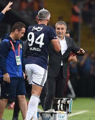 Galatasaray - Fenerbahçe maçından kareler...