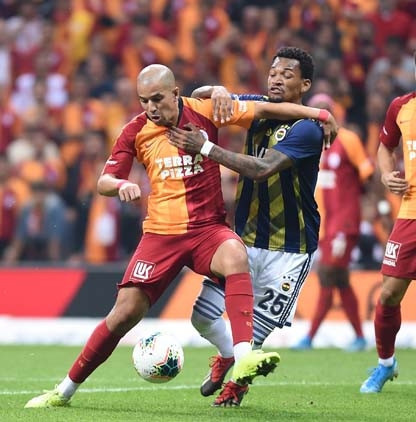 Galatasaray - Fenerbahçe maçından kareler...