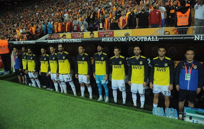 Galatasaray - Fenerbahçe maçından kareler...