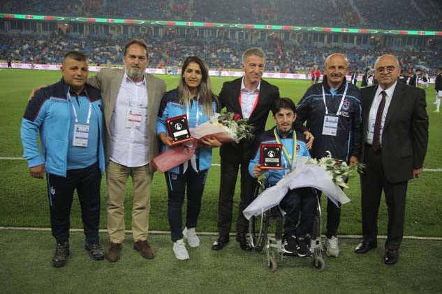 Trabzonspor - Beşiktaş maçından kareler...