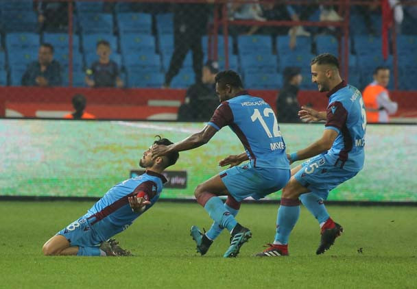 Trabzonspor - Beşiktaş maçından kareler...