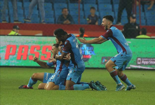 Trabzonspor - Beşiktaş maçından kareler...