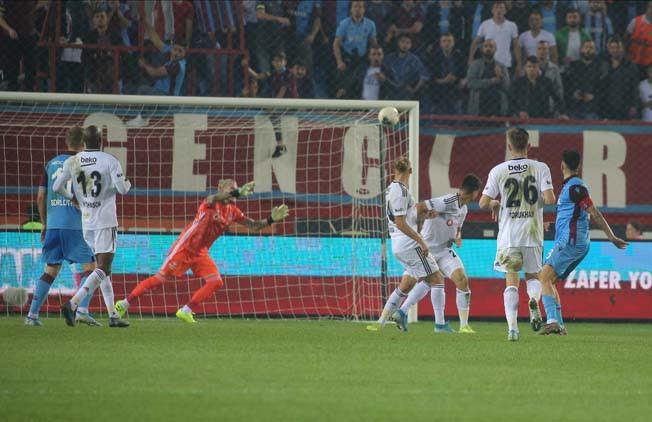 Trabzonspor - Beşiktaş maçından kareler...