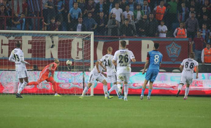 Trabzonspor - Beşiktaş maçından kareler...