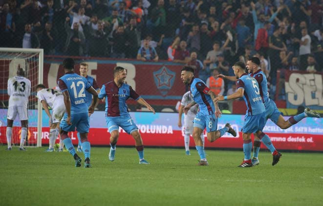 Trabzonspor - Beşiktaş maçından kareler...