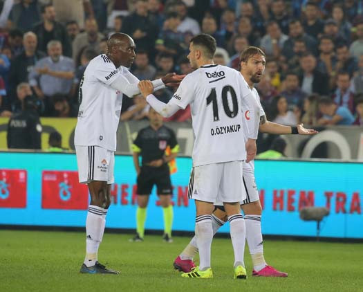 Trabzonspor - Beşiktaş maçından kareler...