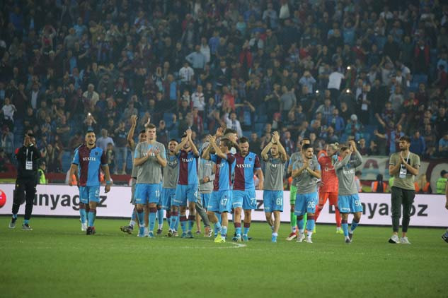 Trabzonspor - Beşiktaş maçından kareler...