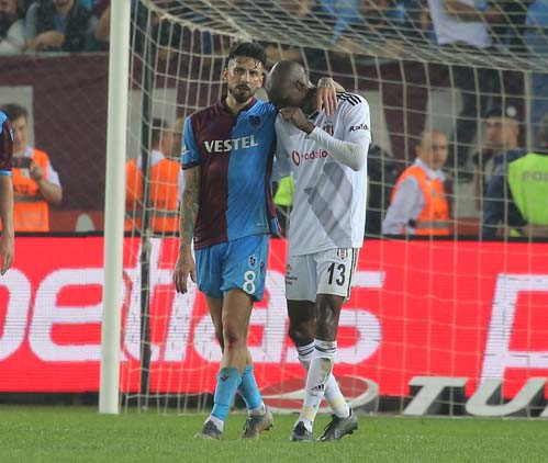 Trabzonspor - Beşiktaş maçından kareler...