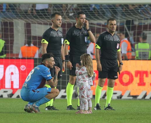 Trabzonspor - Beşiktaş maçından kareler...