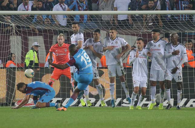 Trabzonspor - Beşiktaş maçından kareler...