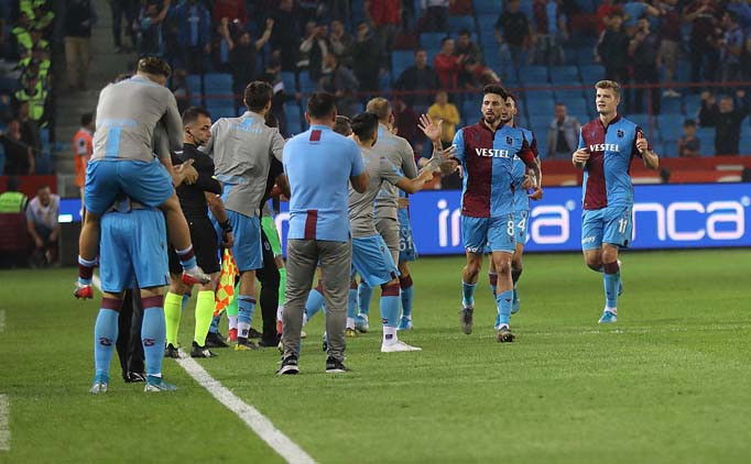 Trabzonspor - Beşiktaş maçından kareler...