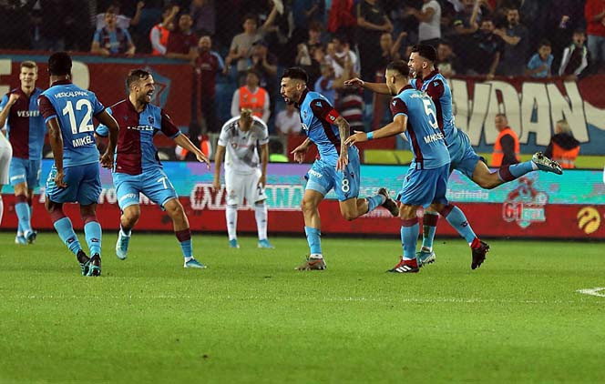 Trabzonspor - Beşiktaş maçından kareler...