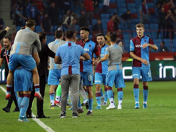 Trabzonspor - Beşiktaş maçından kareler...