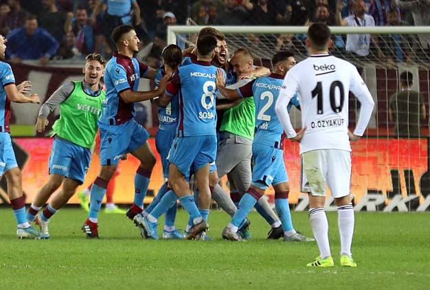 Trabzonspor - Beşiktaş maçından kareler...