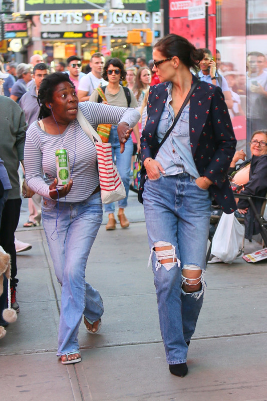 Arkasından usulca yaklaştı, ünlü oyuncu dondu kaldı