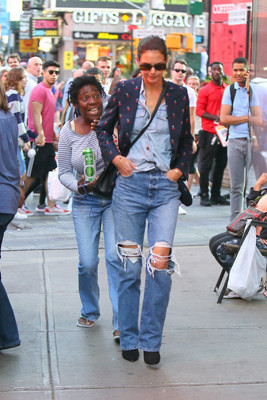 Arkasından usulca yaklaştı, ünlü oyuncu dondu kaldı