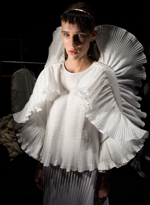 Hatice Aslandan derin dekolte