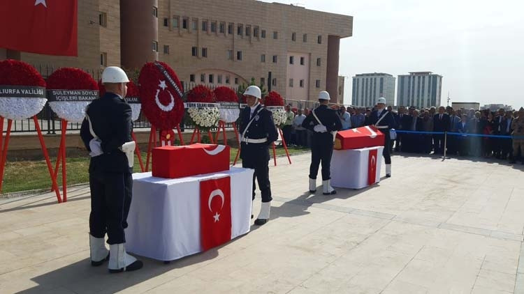 Teröristlerin roketli saldırısında şehit düşen siviller törenle memleketlerine uğurlandı