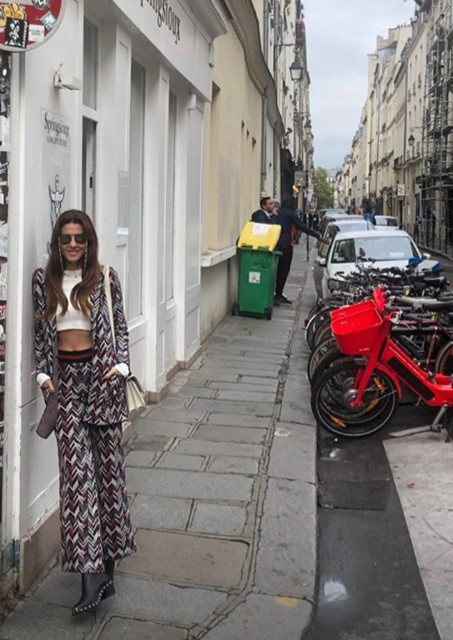 Kız kıza tatil Başak ile Tanem Pariste... Kız kıza tatil Başak ile Tanem Pariste...